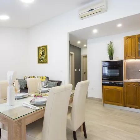 Apartman Ino Podstrana Exterior foto